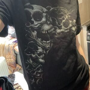 black and red grunge skull shirt 💀🖤
